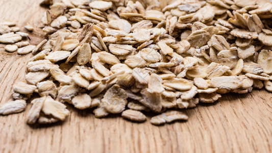 食用木质表面的燕麦降低胆固醇的健康食品保护心脏图片