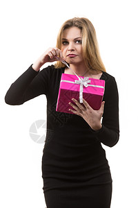 美女金发开着粉红礼物盒白色的粉红礼物盒图片