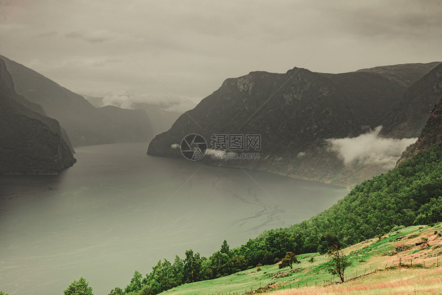 Aurlandsfjord峡湾景观挪威斯堪的纳维亚半岛旅游线路Aurlandsfjellet挪威Aurlandsfjord峡湾景图片