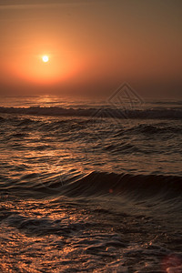 背风日出波罗的海高清图片