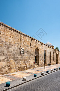 1705年间在土耳其Sanliurfa建造的古老乌卢大清真寺墙壁图片