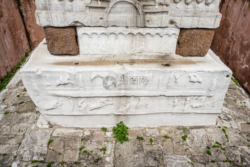 在土耳其伊斯坦布尔蓝清真寺Sultanahmet附近的古希波德尔米附近Sultanahmet的希奥多西乌斯或埃及的奥贝利斯克对特图片