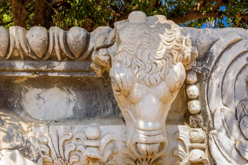 阿波罗寺公牛的石头位于土耳其艾登省迪姆马艾登土耳其欧洲的考古区图片