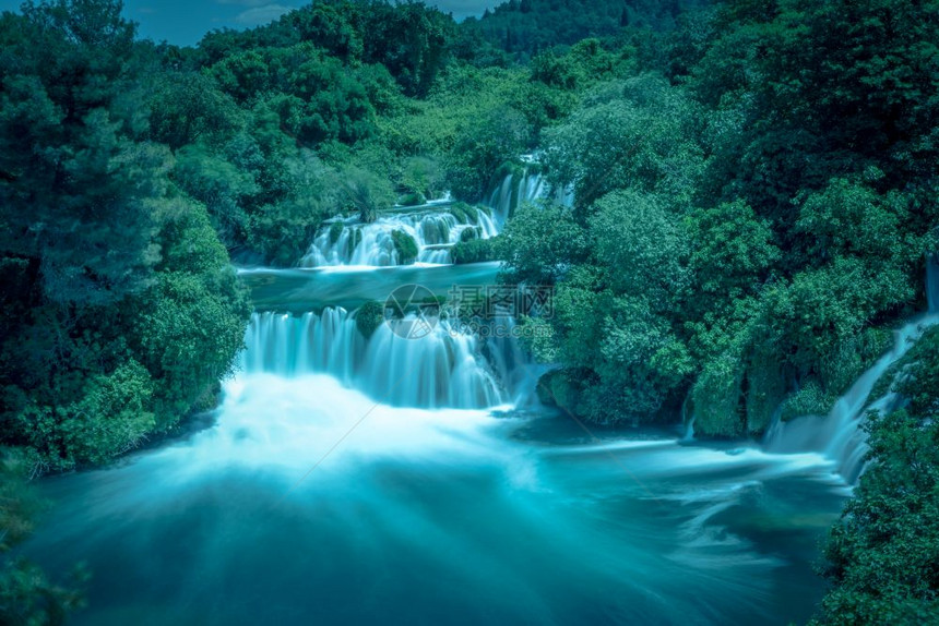 克罗地亚Sibenik克罗地亚公园之一Krka公园的瀑布长期克罗地亚Sibenik的Krka公园图片