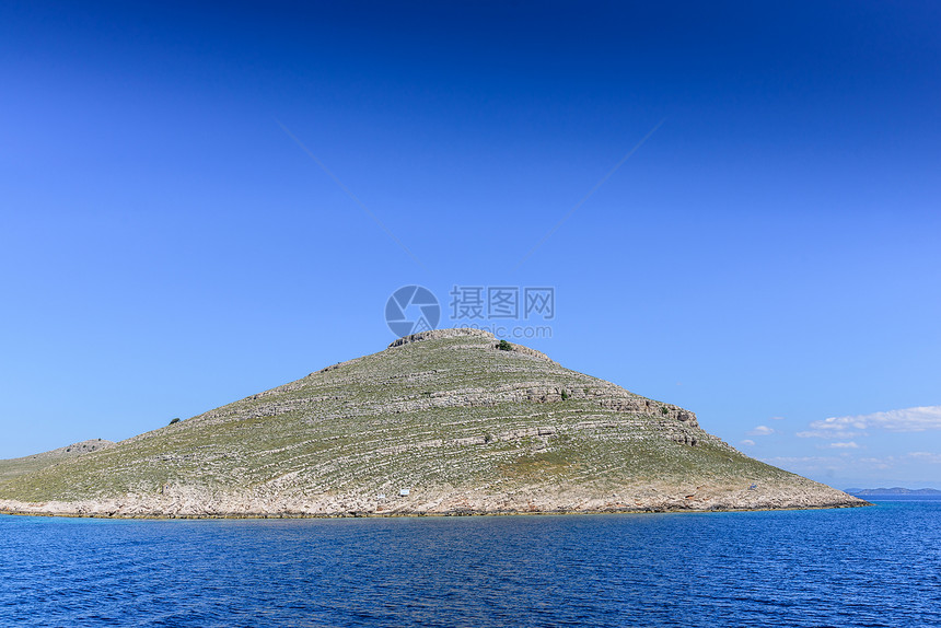它是克罗地亚公园Kornatiarhiperago的许多岛屿之一位于亚得里海的达尔马提中部Dalmatic的地中海岸景观Korn图片