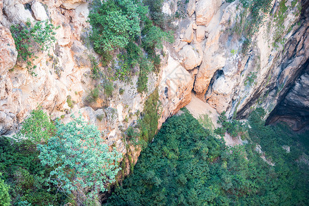 纳里库尤多石的洞穴高清图片