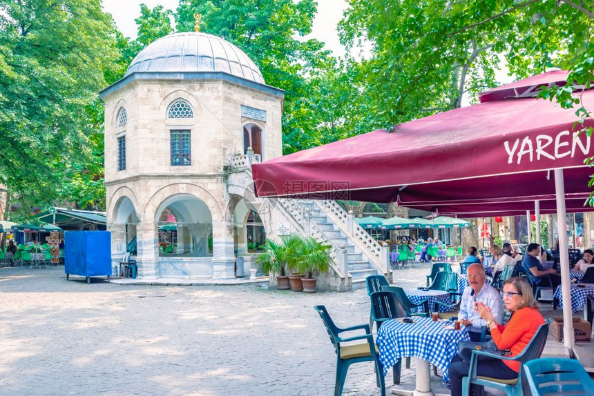 2018年5月日土耳其布尔萨的KozaHanSilkBazaar历史古迹的KozaBazaar咖啡馆图片