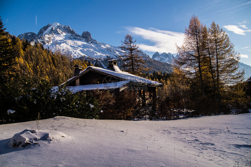 法国阿尔卑斯山的冬季风景图片