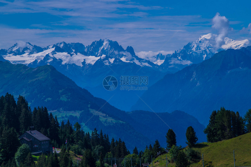 瑞士阿尔卑斯山景观图片