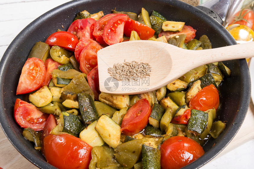 地中海菜和季节蔬图片