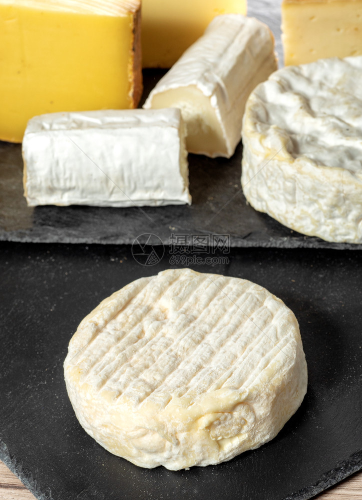 黑板上的法国奶酪图片