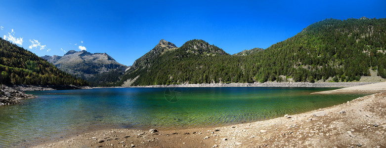 上比利牛斯州奥雷登湖风景高清图片