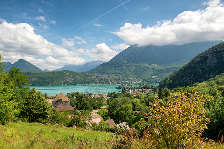 法国阿尔卑斯山的安妮西湖高清图片
