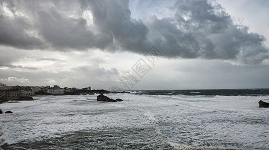法国比亚里兹的海暴天气高清图片