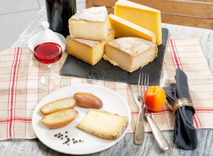 法式奶酪和红酒图片