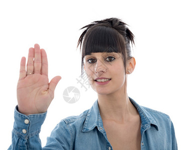手举着的年轻女孩在信号中举起手来停止孤立在白色背景上图片