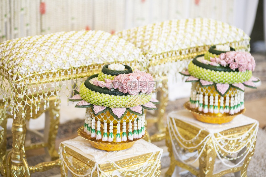 泰国传统婚纱图片