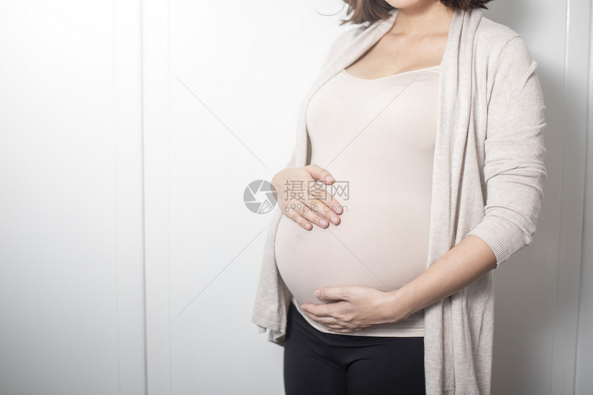 孕妇等待婴儿的到来图片