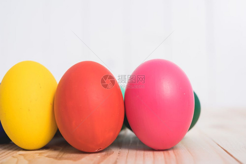 清洁的复活节鸡蛋图片