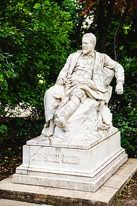 奥地利维也纳2013年7月日EmilJakobSchindler著名的奥地利画家女神像维也纳市公园EmilSchindler著名背景图片
