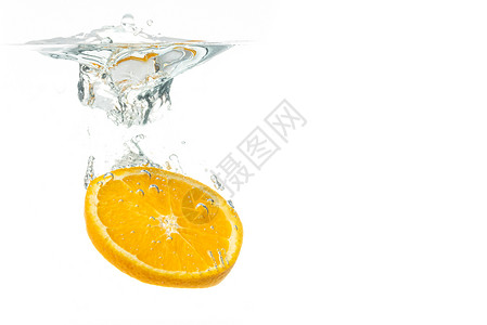 白底水滴中橙子果切片滴中橙子果切片图片