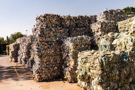 垃圾回收工厂背景图片