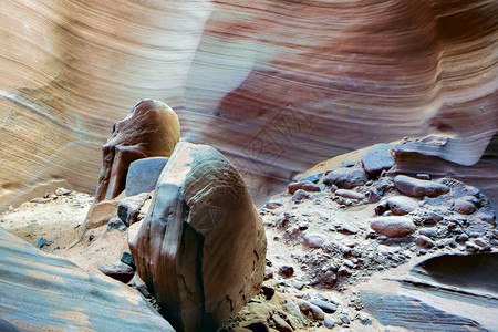 安特洛普峡谷的博石图片