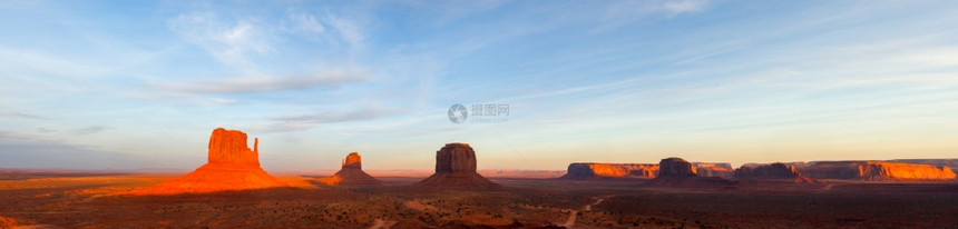 美国犹他州古迹谷的风景图片