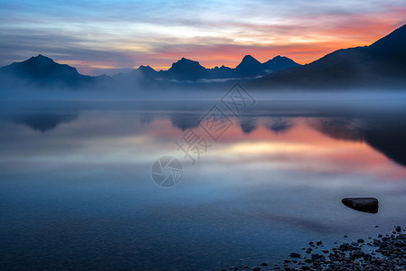 麦当劳湖麦克唐纳湖背景