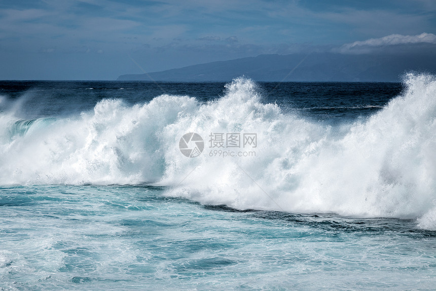 特纳里夫海岸的大规模波浪图片
