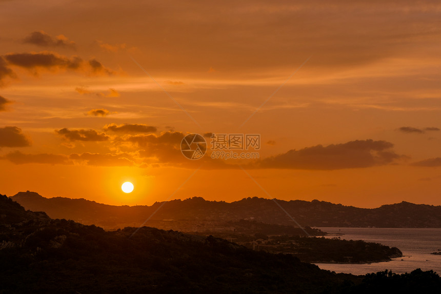 撒丁岛帕劳以外的日落图片