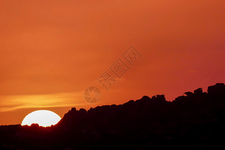 撒丁岛的帕劳以外日落背景图片