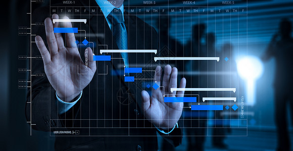男人在展示数据项目经理负责和更新各项任务包括里程碑式进度规划和甘特图列表实业家在虚拟屏幕上按下一个假想钮设计图片
