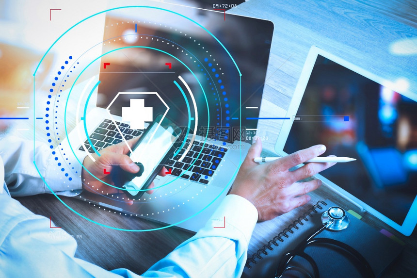 医疗生用现代数字平板电脑和手提用智能话作为医疗网络概念图片