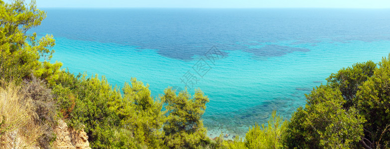 夏季海岸早上风景卡桑德拉半岛哈尔基迪希腊两针缝合全景图片