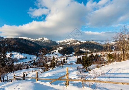 dzembronia农村的冬天高清图片