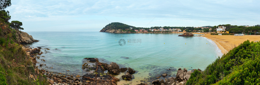 拉福斯卡海滩夏季早晨景观帕拉莫斯吉罗纳布拉瓦海岸西班牙图片