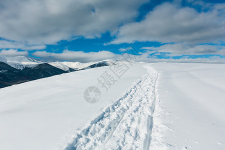 dzembronia天气滑雪高清图片