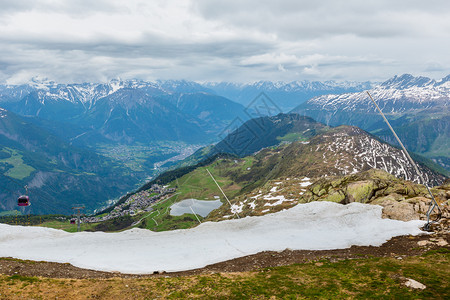 韦莱比特山脉季节滑雪高清图片