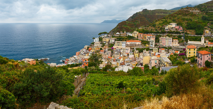 位于意大利古里亚的CinqueTerreNationPark五座著名的村庄之一图片