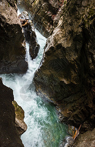 奥地利夏季列支敦士登克拉姆峡谷有溪流和瀑布图片