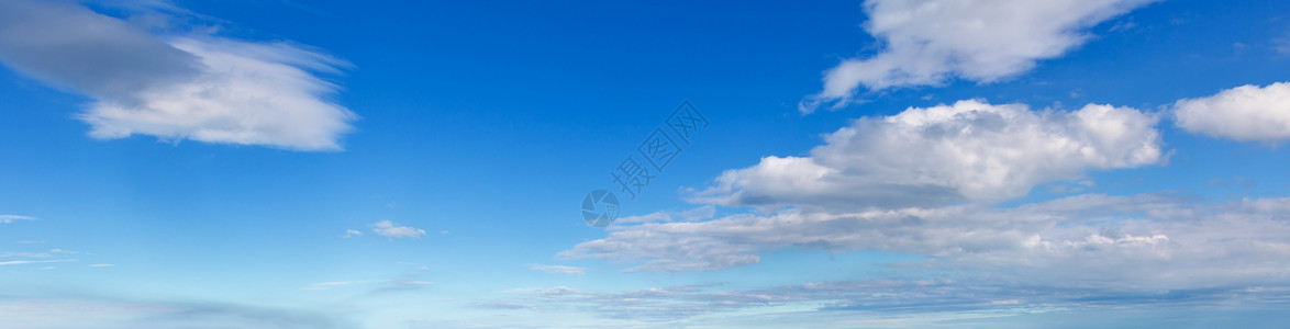 蓝的天空中白云夏天气背景不错背景图片