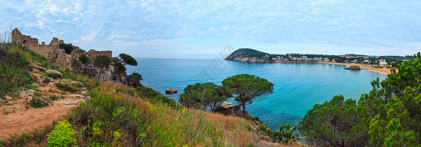 奥尔韦德拉福斯卡海滩夏日清晨风景城堡废墟圣埃斯特韦德马尔帕拉莫斯吉罗纳科塔布拉瓦西班牙背景