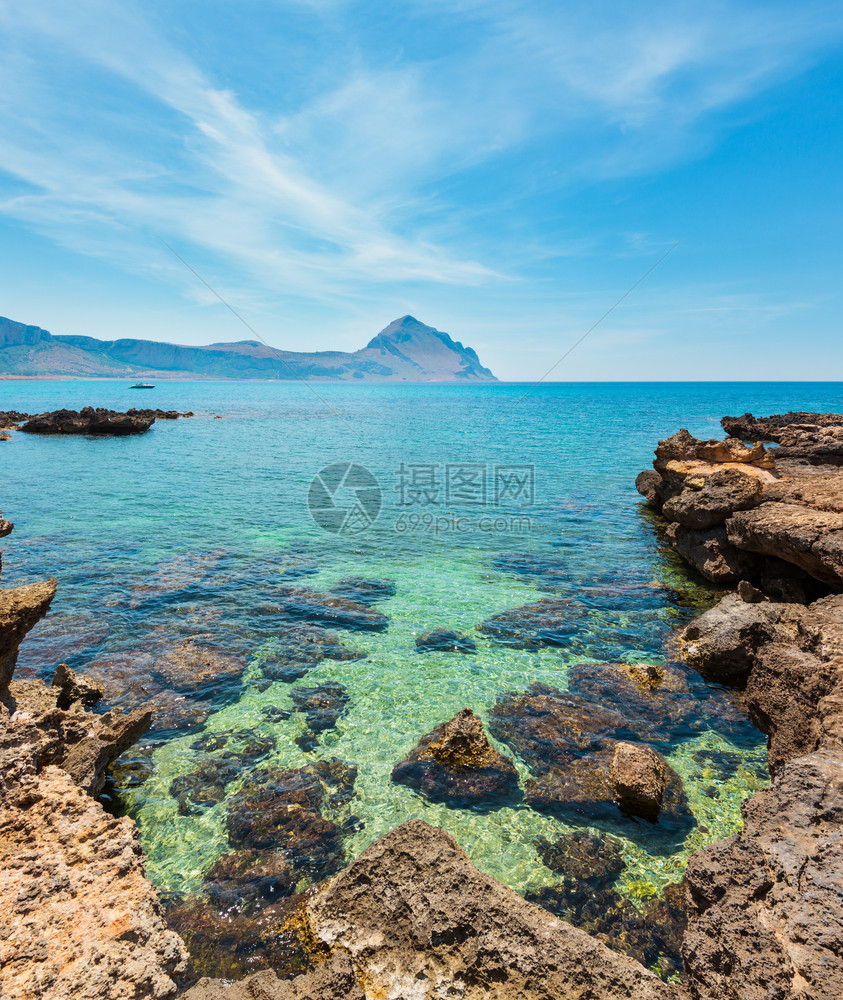 蔚蓝的Tyrrhenian海风景如画的海湾MonteCofanomountandCaladiPuntaLungarockycoa图片