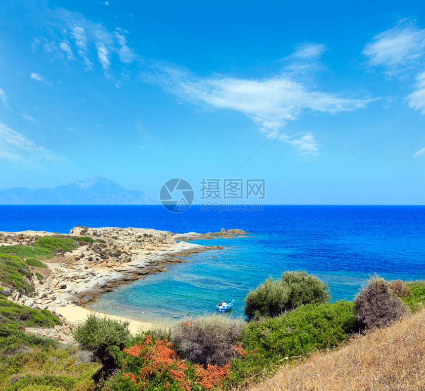 夏季的海滨风景与阿多斯登山风景相伴远在希腊西多尼亚的哈尔基迪图片