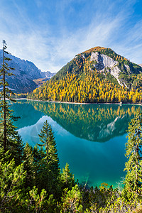 南蒂罗尔州多洛米特阿尔卑斯州意大利欧洲图画旅行季节和自然美貌概念场景背景图片