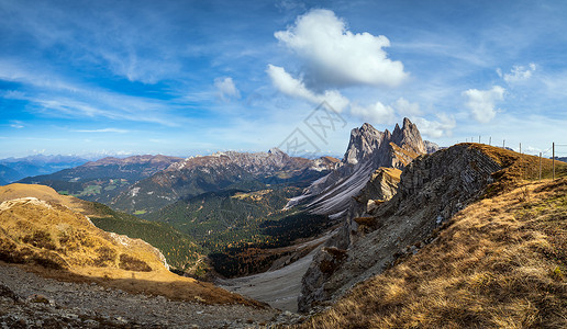 400米障碍摄影秋天阿尔卑斯山景著名的意大利多洛米特斯塞达巨石SassRigaisSudtirol意大利美丽的旅游季节和自然美貌概念场景背景