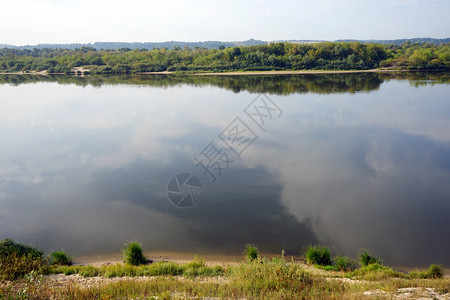 俄罗斯莫科附近的奥卡河绿草高清图片