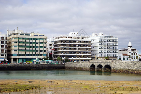 西班牙海岸建筑物图片