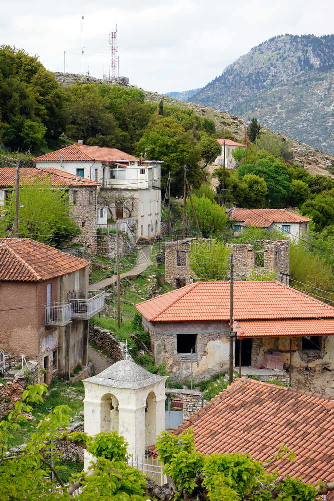 希腊庞格拉蒂约2019年5月村庄的主要街道图片